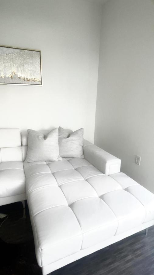 Dtla Luxury With Pool, Gym, Work Pods & Conference Los Angeles